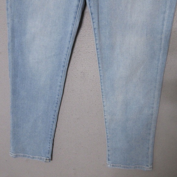 LulaRoe Jeans Skinny Ankle Light Wash - Picture 3 of 15